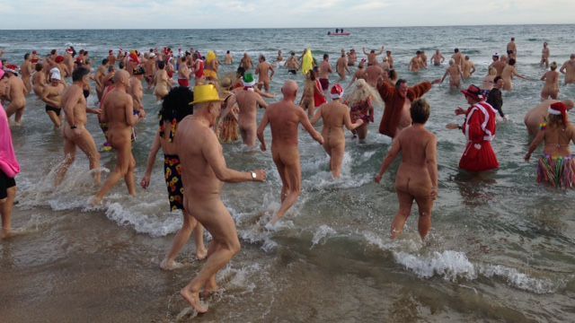 Les 15 plus belles plages naturistes du monde  Downlo34