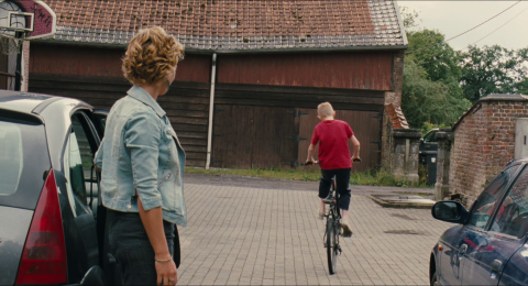 Srác a biciklivel (Le gamin au vélo / The kid with a bike) (2011) 1080p BluRay x264 HUNSUB MKV - színes, feliratos belga-francia-olasz filmdráma, 87 perc  Lga210