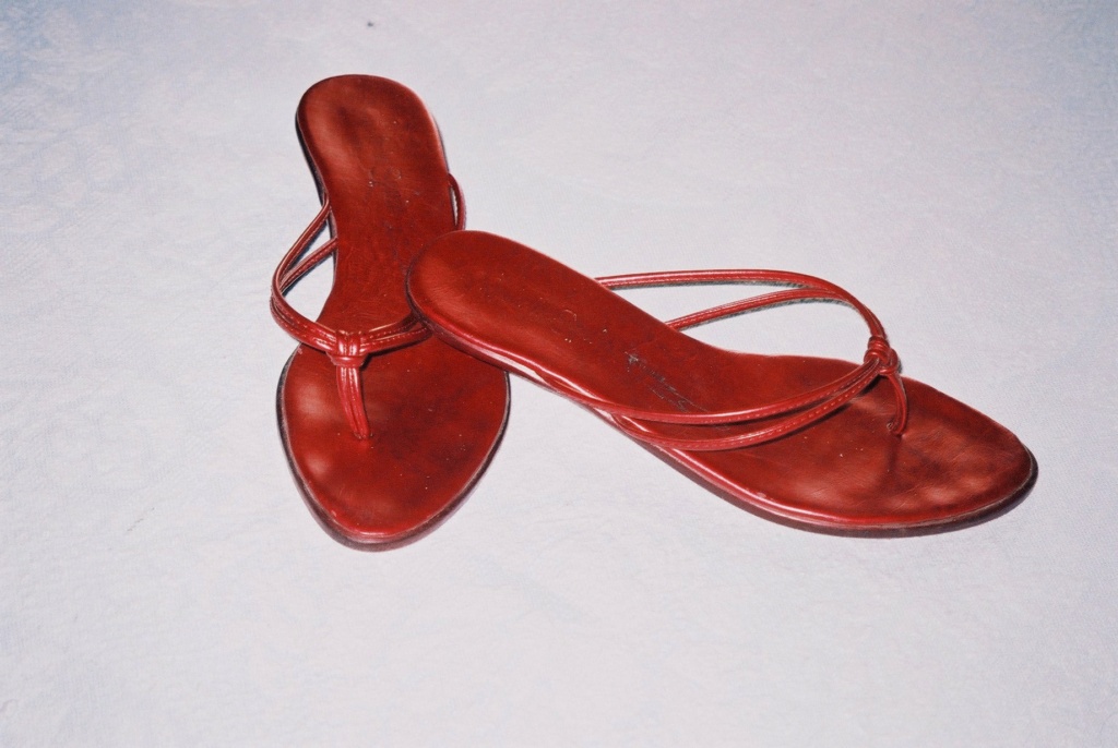 Chaussures avec traces d'orteils  - Page 3 F1000099