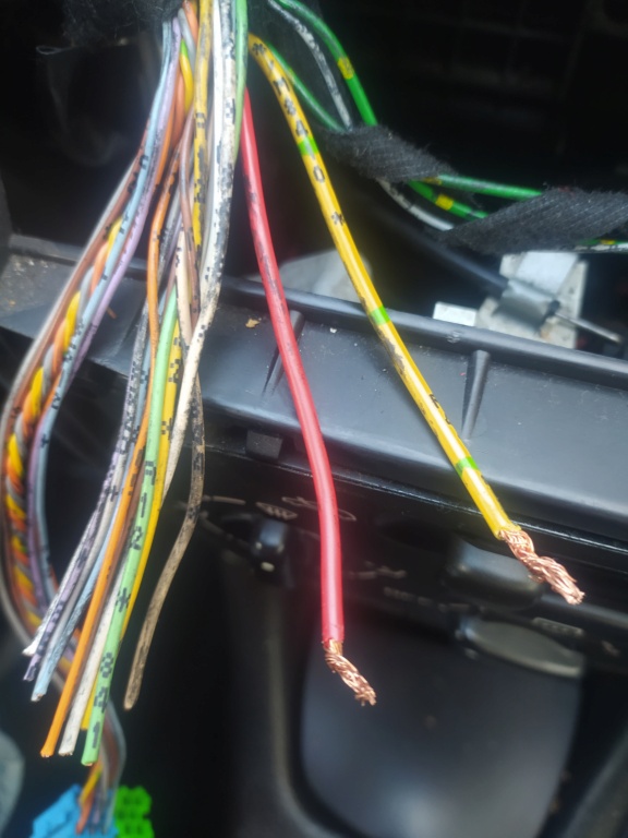 Recherche plan pour cablage autoradio Img_2015