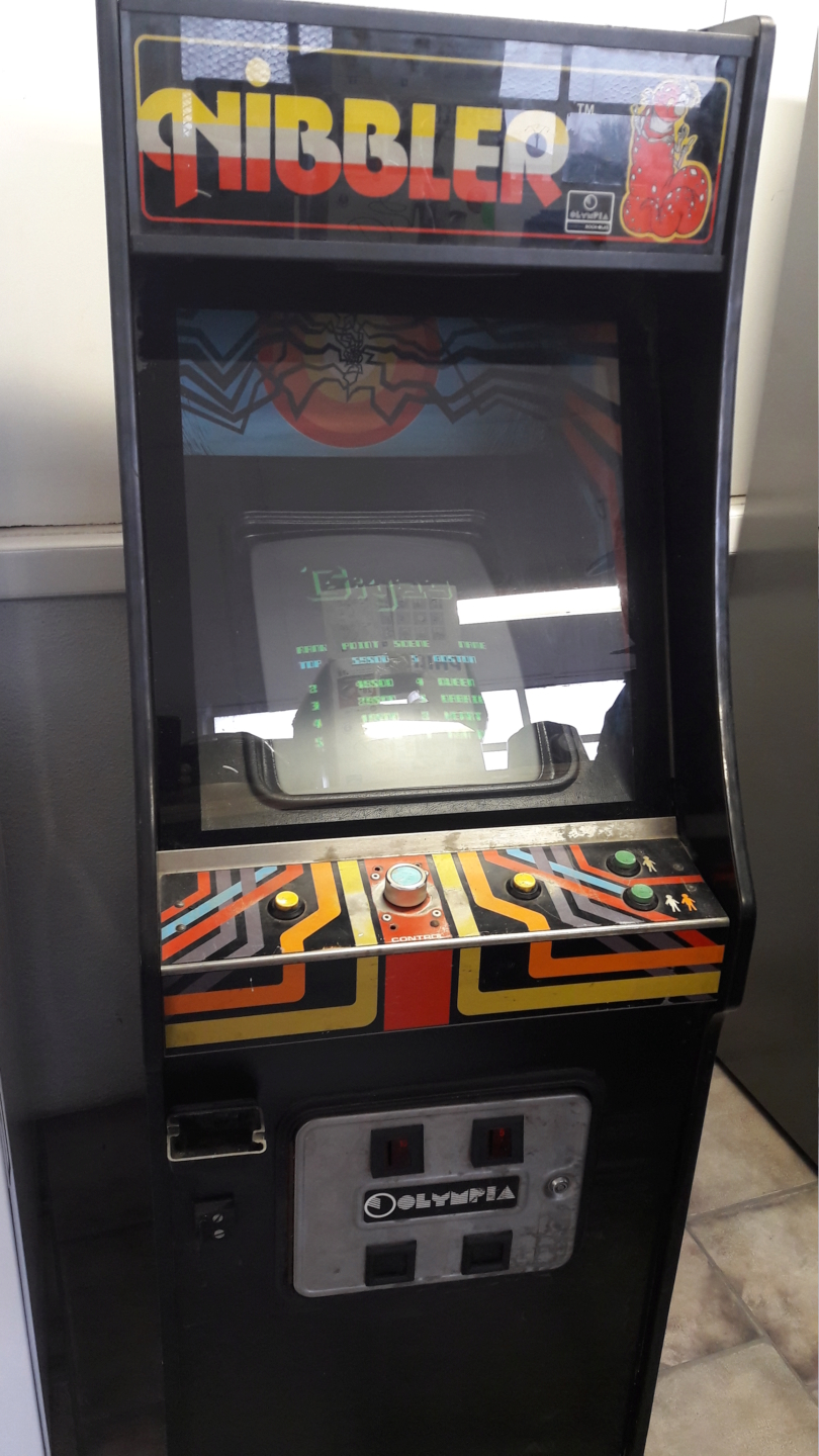 ESTIMATION Borne arcade eighties Olympia 20200110