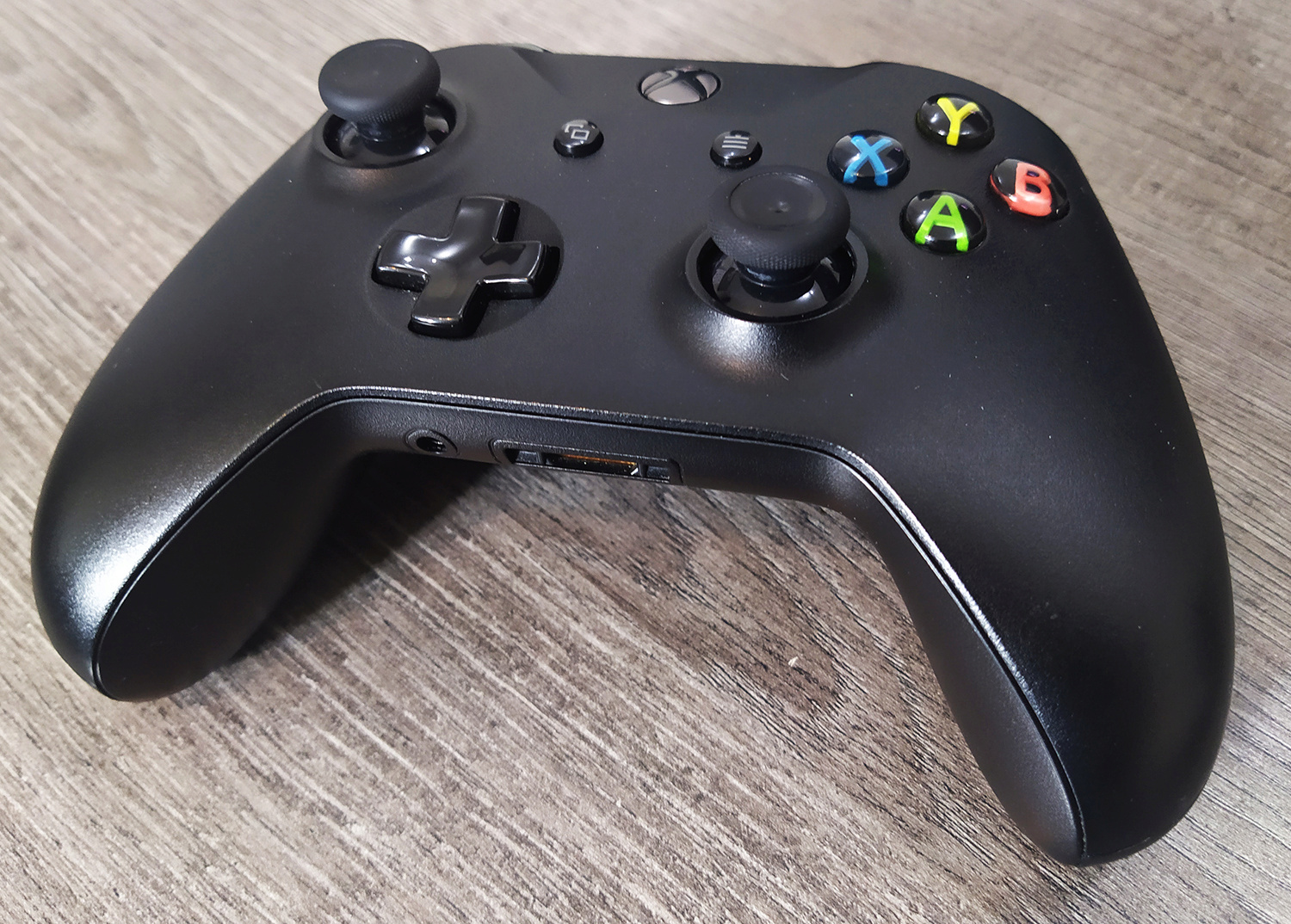 [VIANDU] Xbox One X 1To complète en boite superbe état Img_2121