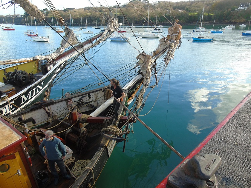 [Vie des ports] LE PORT DE DOUARNENEZ - Page 25 Zzzz0410