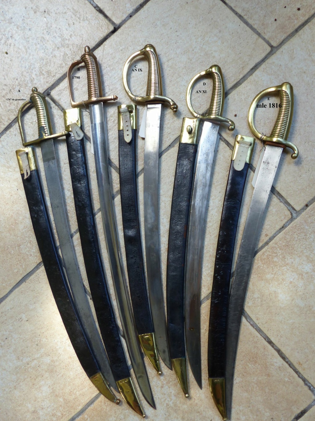 Les sabres briquets 1ère partie : les modèles 1767 et 1790 - Page 2 P1120435