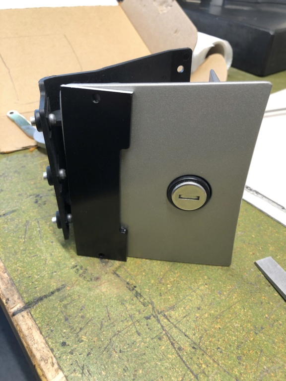 K1200LT- plaque de barillet du top case cassée et remplacer Img-7012