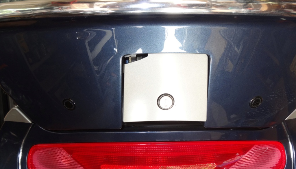 K1200LT- plaque de barillet du top case cassée et remplacer Plaque10