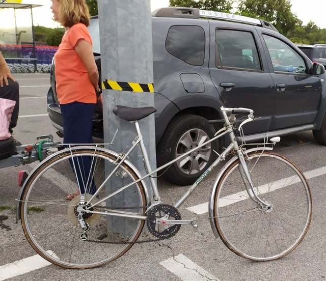 Vélo mixte Gitane Evry 1977 ? F0ea6410