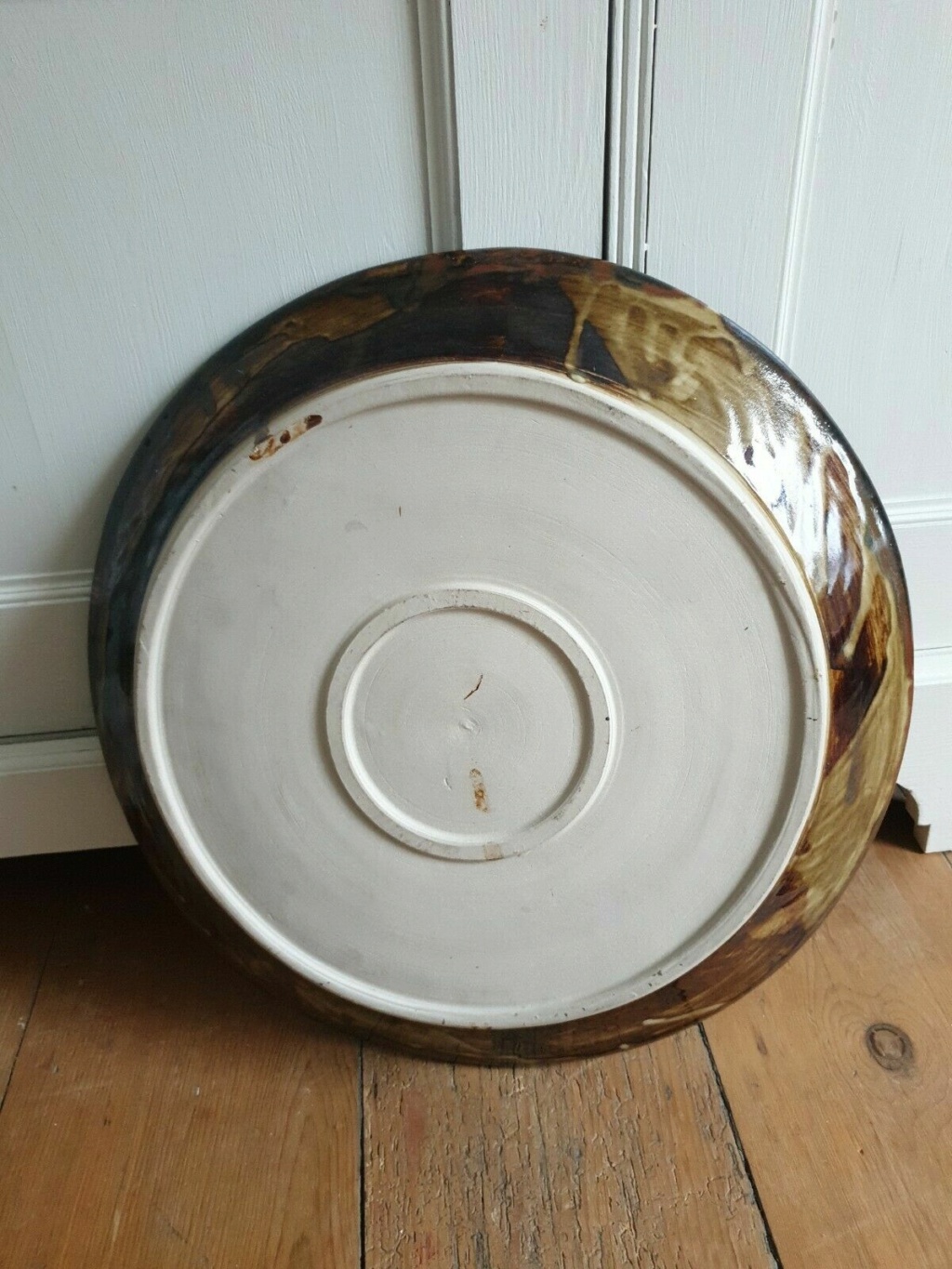 Huge platter from who knows who or where....any guidance please? Pot_611