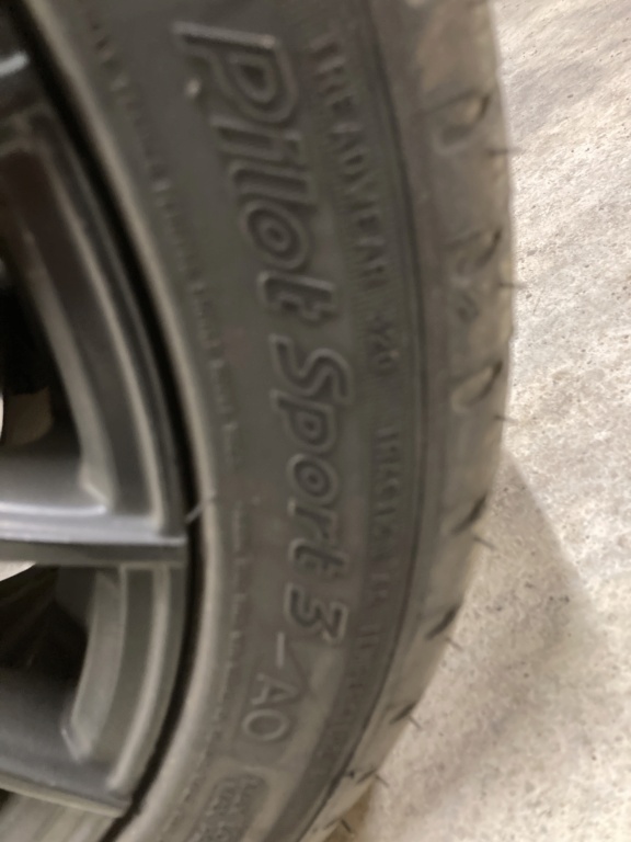 Vend 2 pneus Michelin PS3 Img_5010