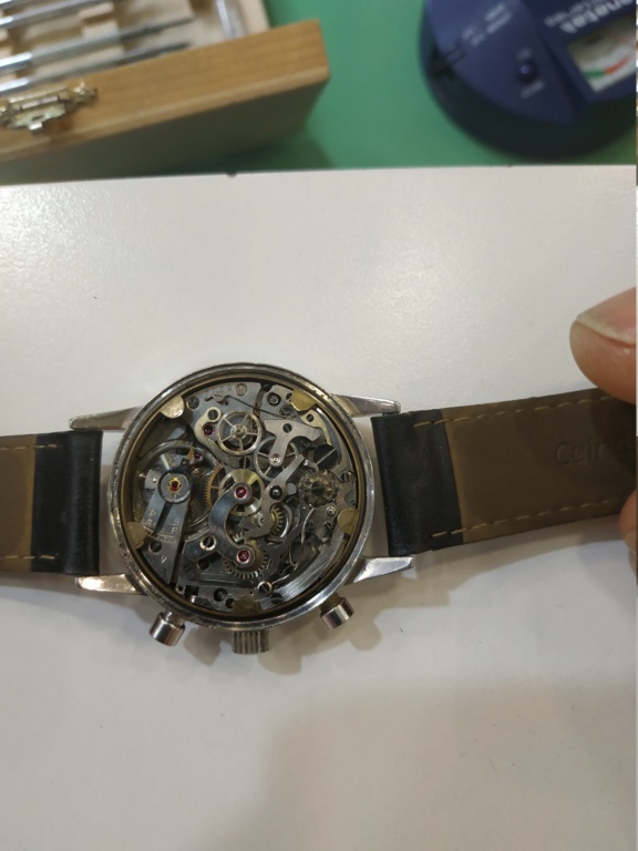 Qui peut m'en dire plus sur ce chrono ? Montre24