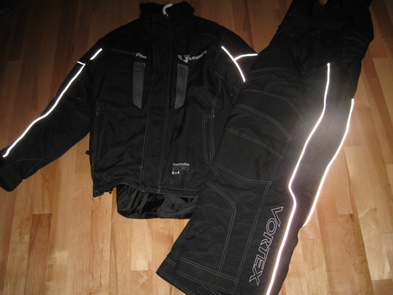 Habit de motoneige a vendre sales