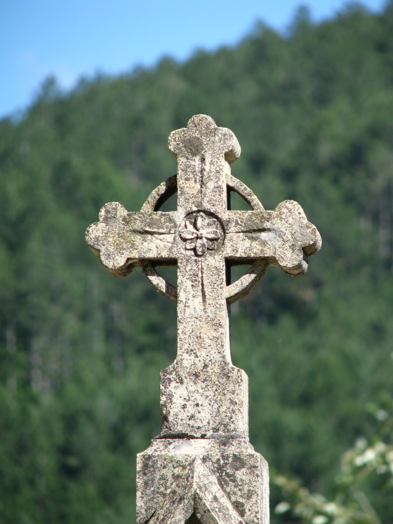 Les croix remarquables en lozre Vacanc10
