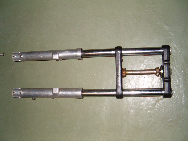 GROS FREINS POUR VRAIE MACHINE DE COURSE Hpim4914