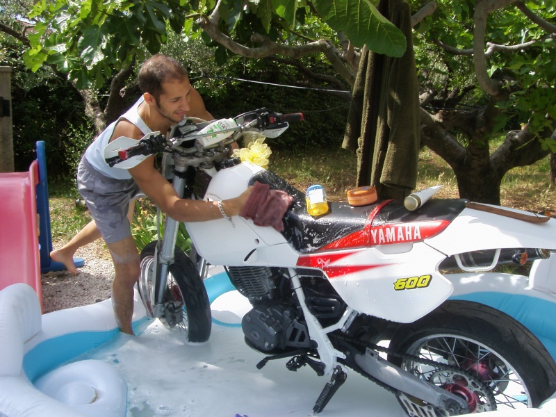 Le concours de Juin 2011: Votre moto prend son bain.   S73f8910