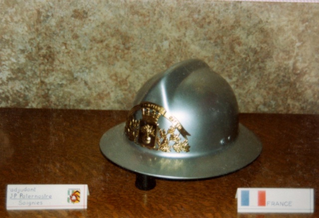 Collection de casques de pompiers 30-fra10