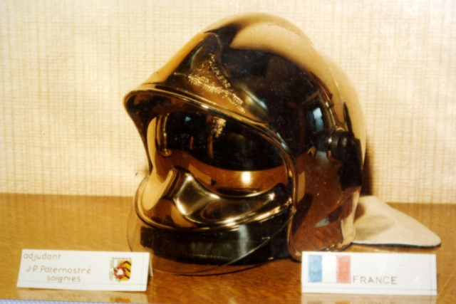 Collection de casques de pompiers 31-fra10