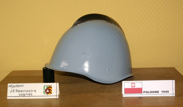Collection de casques de pompiers 45-pol10