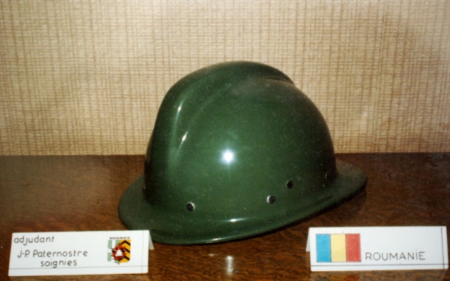 Collection de casques de pompiers 49-rou10