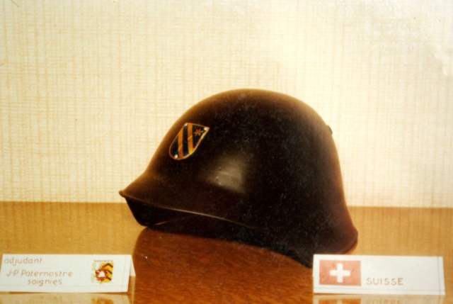 Collection de casques de pompiers 53-sui10