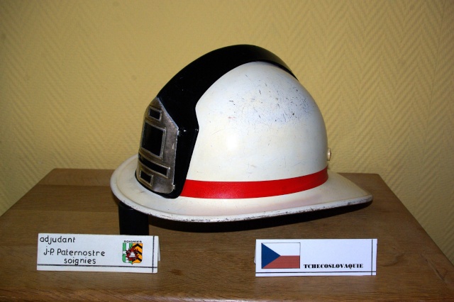 Collection de casques de pompiers 56-tch10