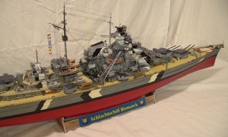 Schlachtschiff Bismarck von HMV auf 1:200 vergrößert Pict2460