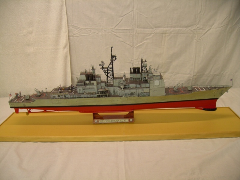 U.S.S. Ticonderoga CG47 von HMV auf 1:200 vergrößert Pict2481