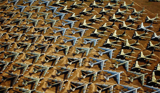   أين تدفن الطائرات: غوغل يكشف أكبر مقبرة للطائرات في العالم Planes11