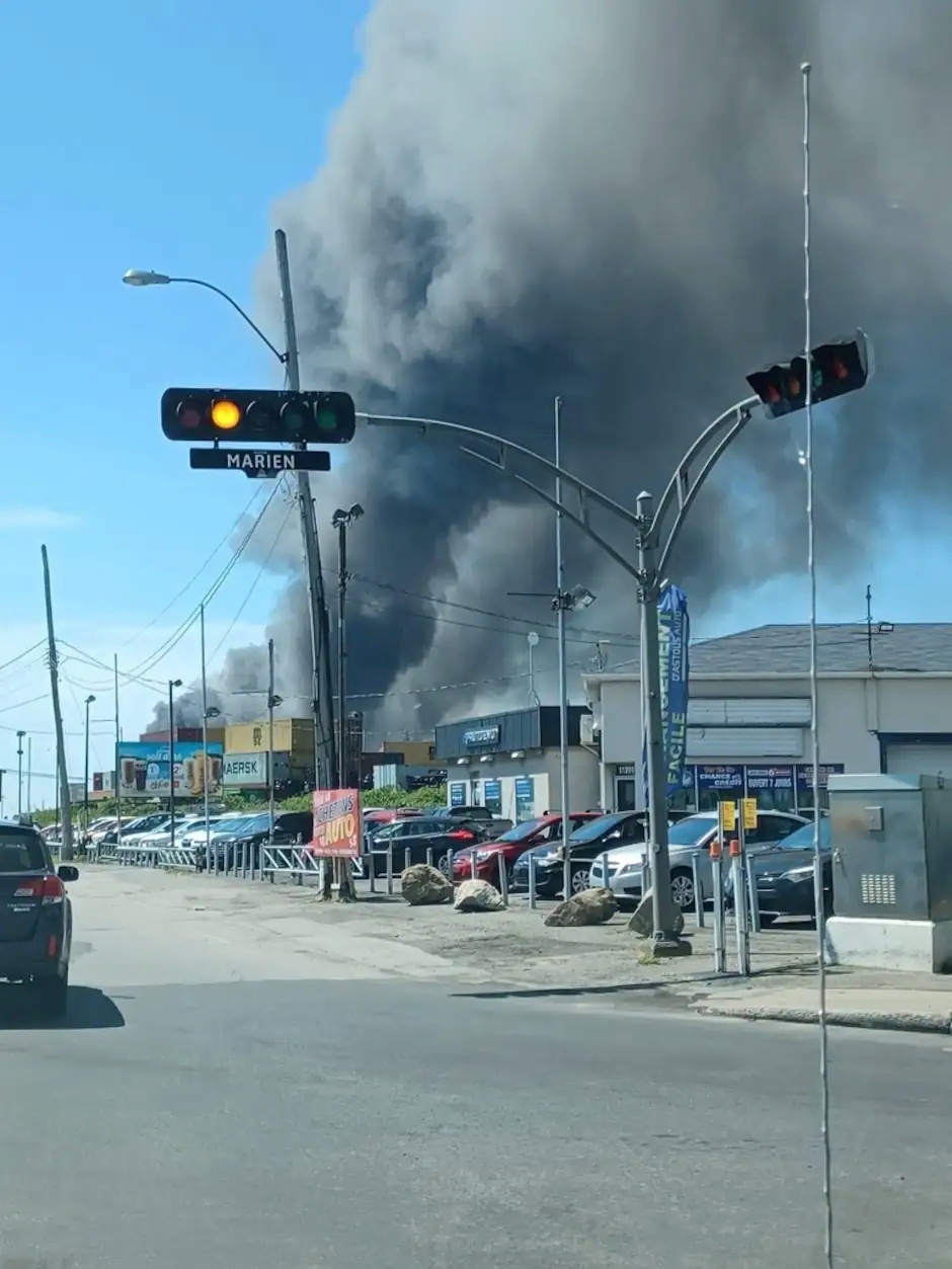 Important incendie dans l'est de Montréal Thumbn10