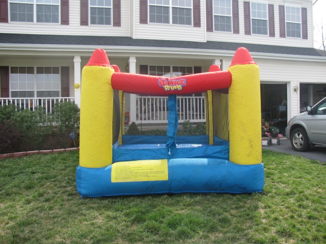 Bounce 'Round Inflatable Bouncing Room - $125 Bounce10