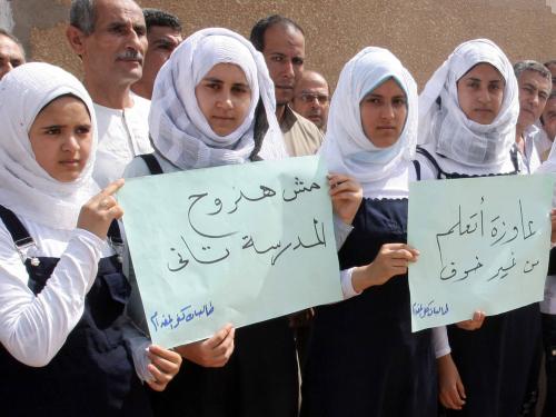 استمرار اعتصام طالبات «دنديط» الثانويه بميت غمر 7-10-210