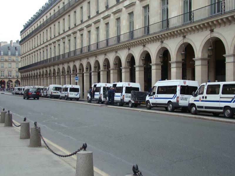 paris: divers services de secours Dsc09411
