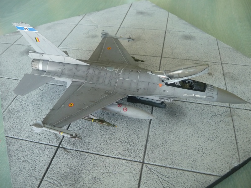 [Revell]F-16 AM belge  1/72 P1010412