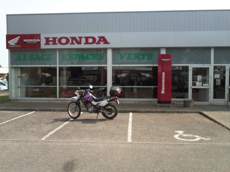 Le concours d'avril 2011: Votre moto et Honda. Img09410