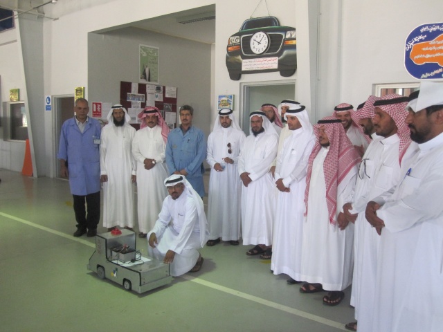 زيارة المرشدين الطلابين للمعهد الصناعي الثانوي لقسم السيارات  Img_0514