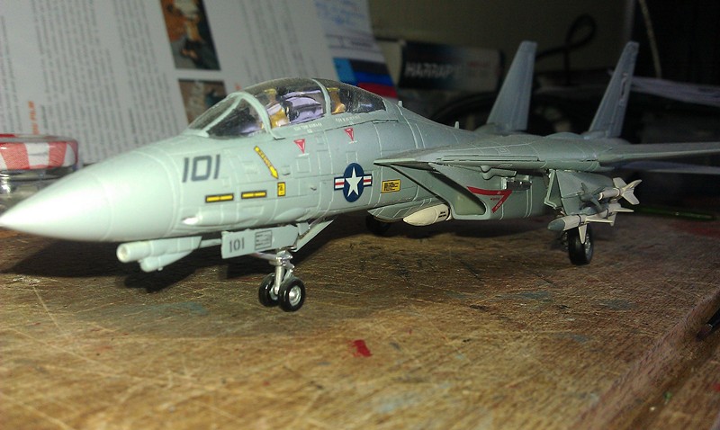 F-14 tomcat (revell)/ MirageIV (heller)/ Alouette II (heller) Imag0315