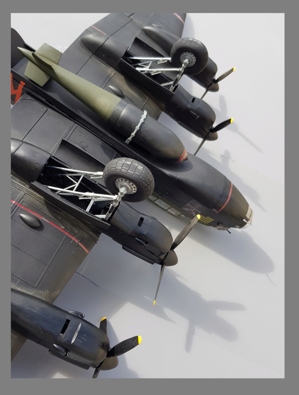 (VITRINE PROJET AA) Grand slam bomber Lancaster 1/48 20210379