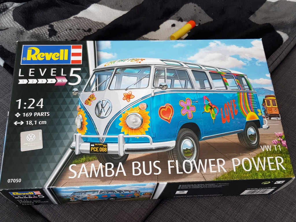 VWT1  Samba bus flower power  Revell 1/24ème 20210506