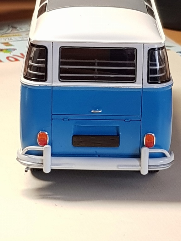 VWT1  Samba bus flower power  Revell 1/24ème - Page 3 20210858