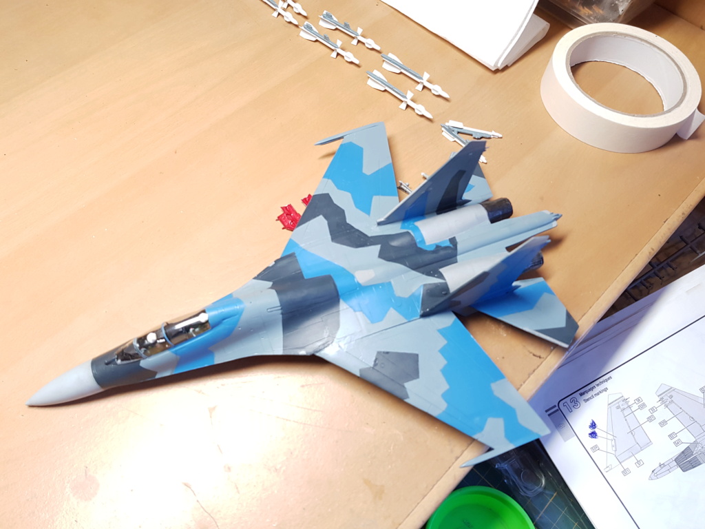 [Heller] 1/72 - Sukhoi SU-27 Flanker biplace   - Page 2 20221014