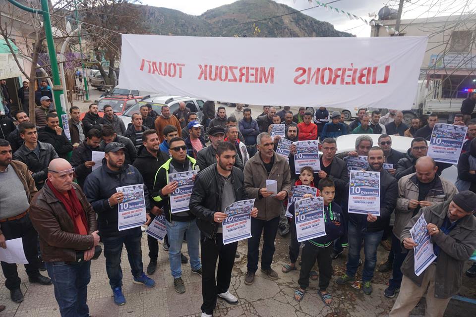 Meeting à Bousslam ,le village natal de Merzouk Touati pour exiger sa libération décembre 2018  2042