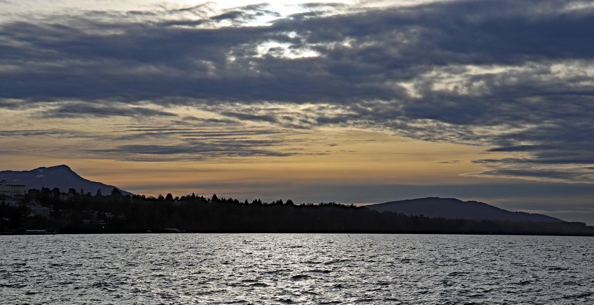 Lac, rivage, ciel Lac_ri10