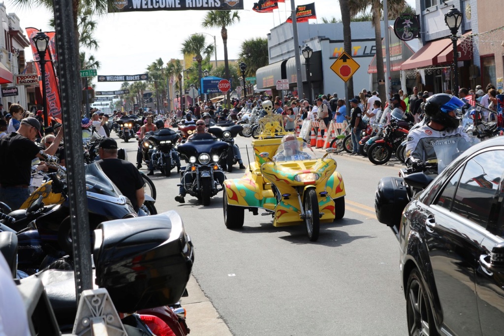 Crazy Bike Week de Daytona  Publié le 4 avril 2019 par Alain et Stéphanie Crazy_32