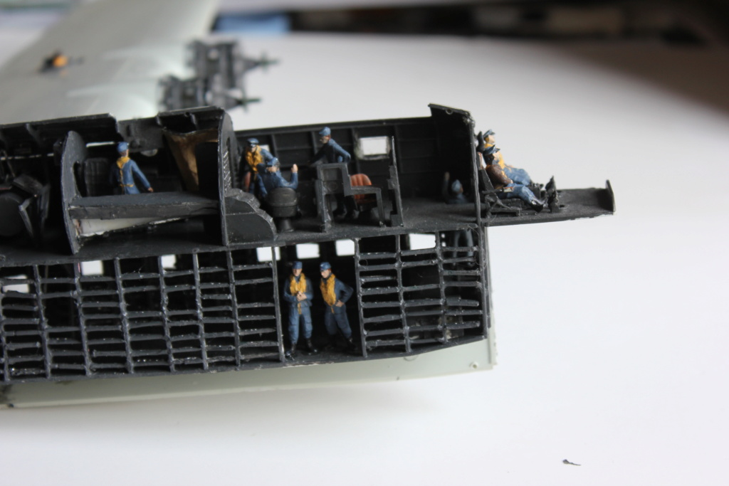 [revell] Diorama d'un BV-222 "Wiking" et d'un u-boot typ VII C - Page 4 Img_6113