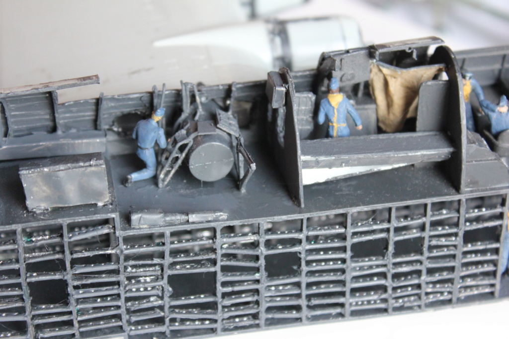 [revell] Diorama d'un BV-222 "Wiking" et d'un u-boot typ VII C - Page 4 Img_6128