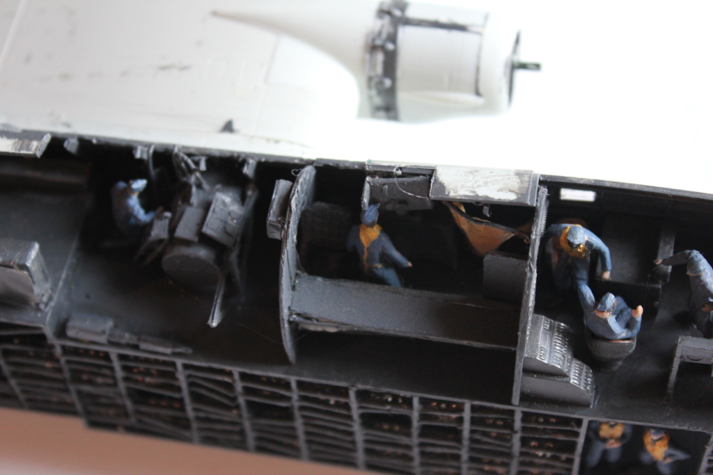 [revell] Diorama d'un BV-222 "Wiking" et d'un u-boot typ VII C - Page 4 Img_6129