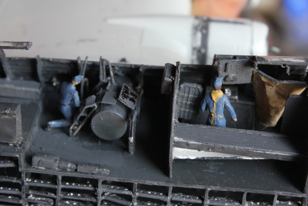 [revell] Diorama d'un BV-222 "Wiking" et d'un u-boot typ VII C - Page 4 Img_6143