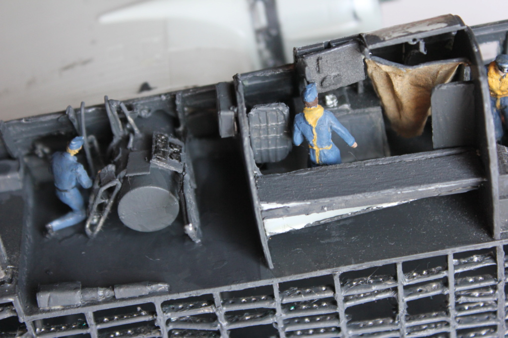 [revell] Diorama d'un BV-222 "Wiking" et d'un u-boot typ VII C - Page 4 Img_6151