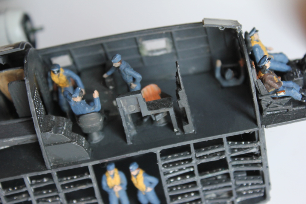 [revell] Diorama d'un BV-222 "Wiking" et d'un u-boot typ VII C - Page 4 Img_6211