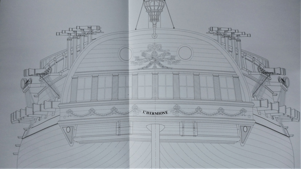 [FRANCE] HERMIONE Frégate : Tableaux de poupe P1270430