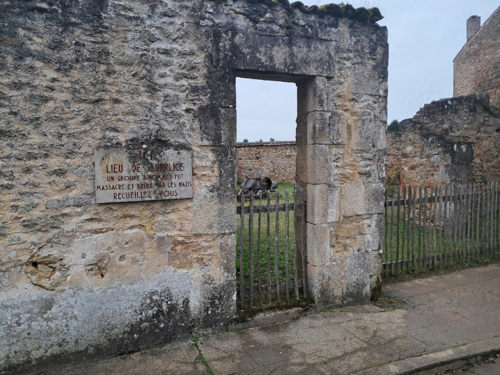 [ Histoire et histoires ] 80 ans aprés 1944 des élèves de 3ème du Pays de Fouesnant découvrent Oradour sur Glane  1291